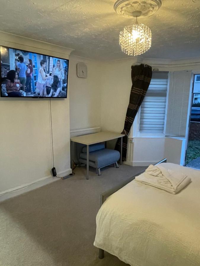 Alder En-Suites Self-Catering With Private Shower 1 Southampton Exterior foto