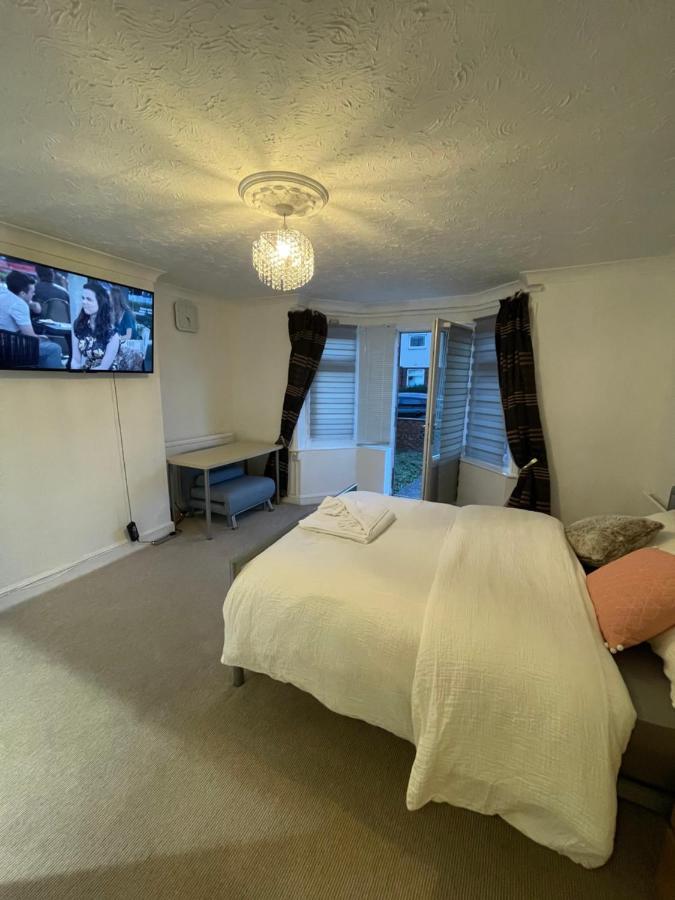 Alder En-Suites Self-Catering With Private Shower 1 Southampton Exterior foto